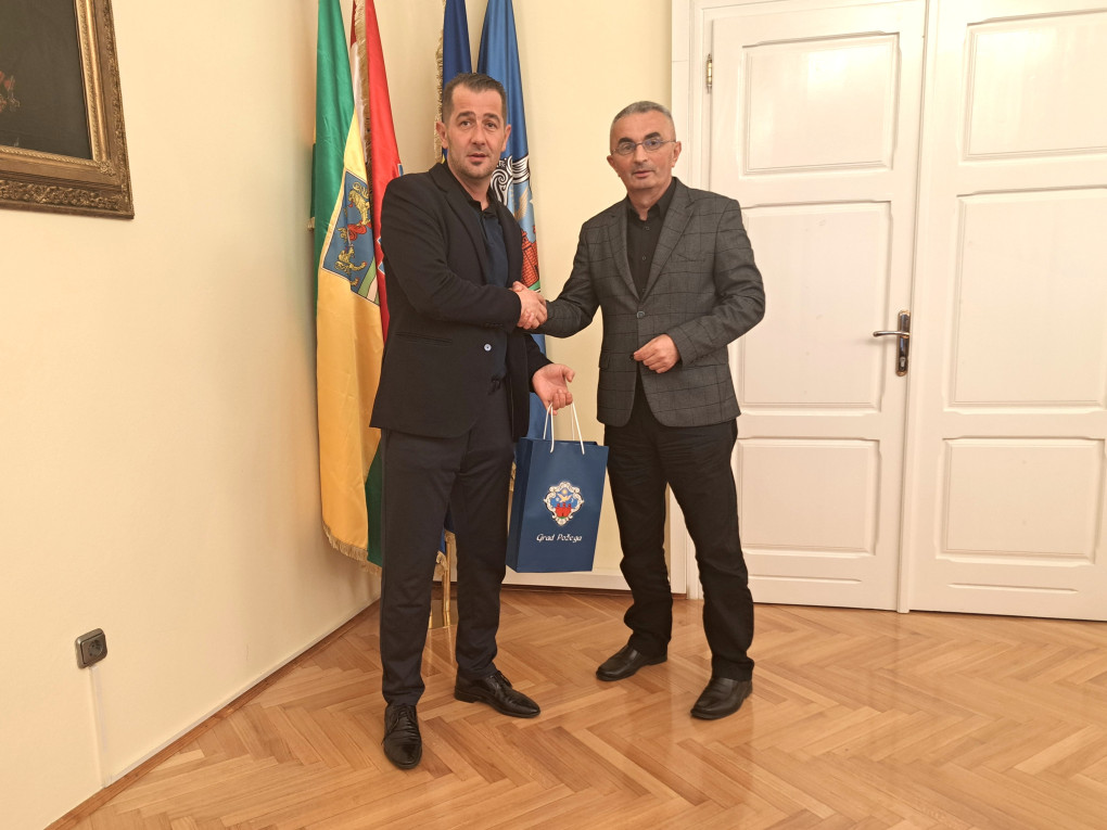 Gradonačelnik Miličević ugostio Marijana Gubinu, autora autobiografske knjige 260 dana po kojoj je snimljen istoimeni film