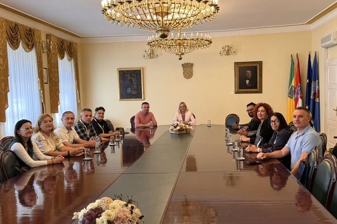 SURADNJA S AKADEMSKOM ZAJEDNICOM Međunarodni sudionici konferencije Vallis Aurea na prijemu u Gradskoj kući