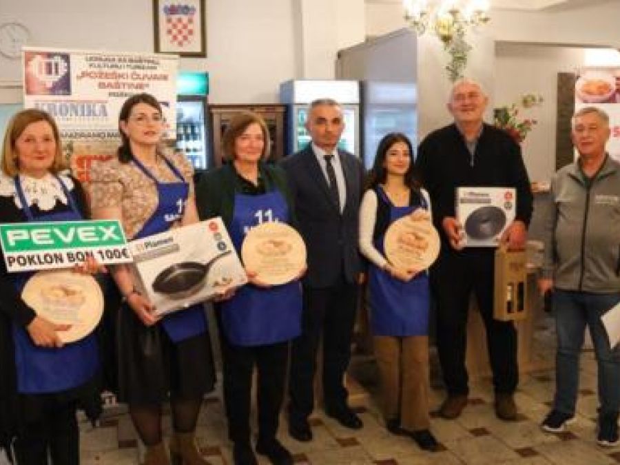 11. POŽEŠKA SARMIJADA Najbolju sarmu skuhala Slavica Biondić, najboljom domaćicom proglašena Snježana Anokić Rogalo, a najuređeniji stol imao KUD Rama Pleternica