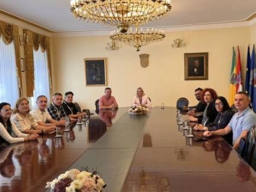 SURADNJA S AKADEMSKOM ZAJEDNICOM Međunarodni sudionici konferencije Vallis Aurea na prijemu u Gradskoj kući