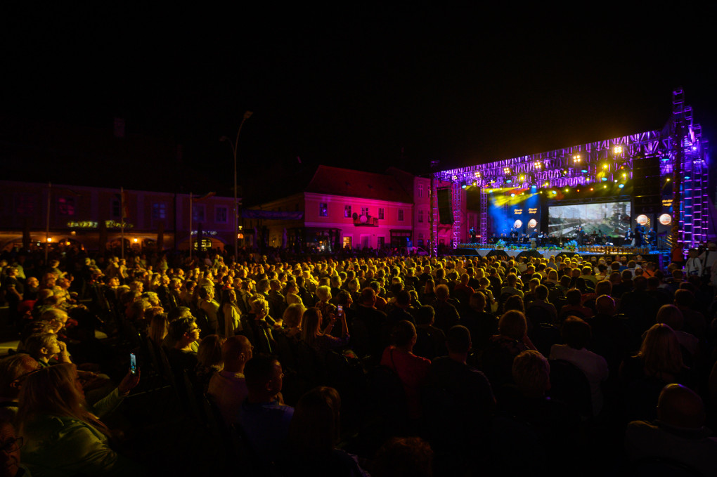 Druga večer festivala "Zlatne žice Slavonije"