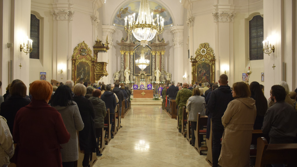 Obilježavanje Dušnog dana - spomen svih vjernih mrtvih u požeškoj Katedrali