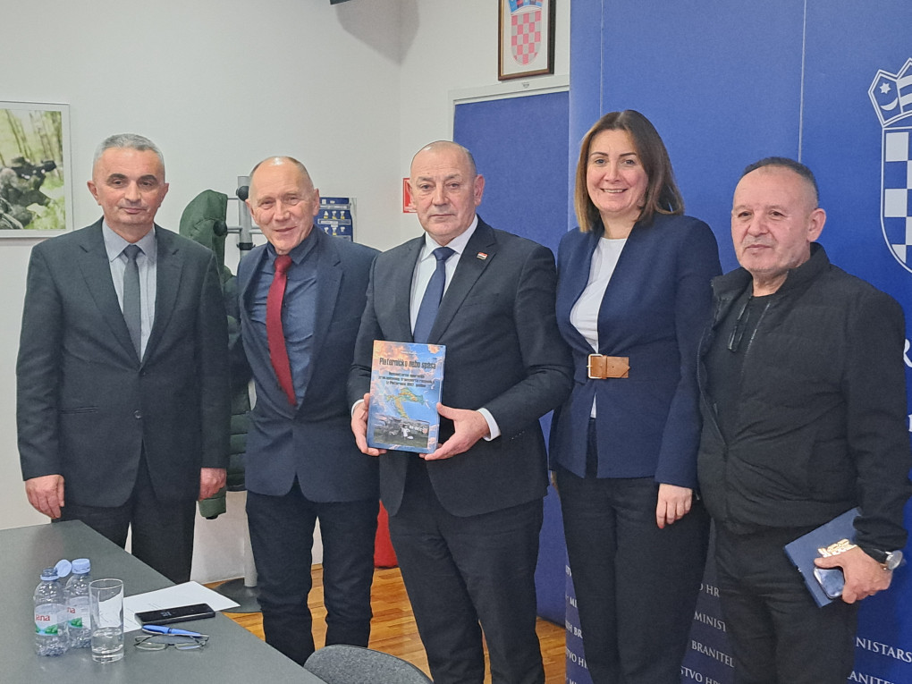 SASTANAK U ZAGREBU Ministar Medved o uređenju požeške spomen-sobe, obilježavanju početka Domovinskog rata u Pakracu i sjećanju na tragediju u Kusonjama