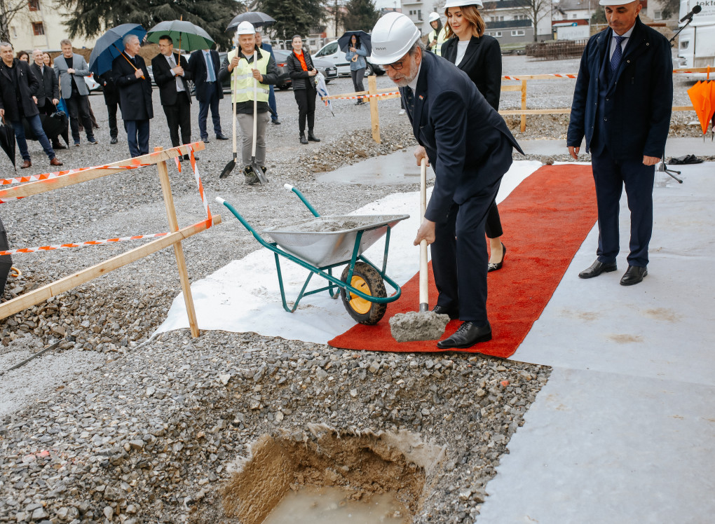UZ DAN GRADA Položen kamen temeljac za novu požešku osnovnu školu u Babinom viru
