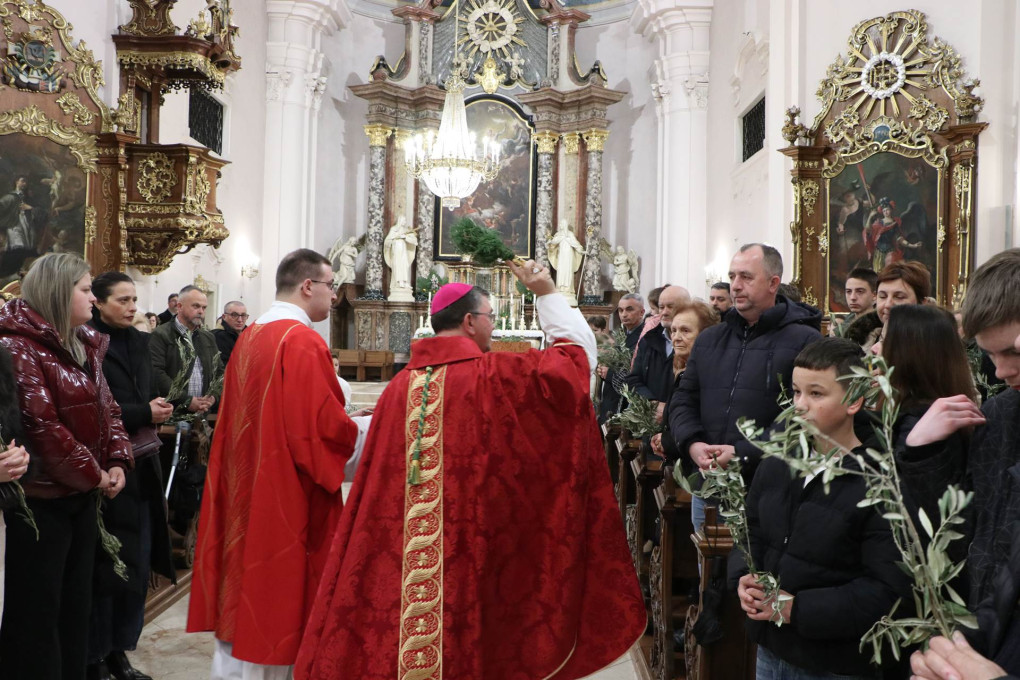 CVJETNICA U POŽEGI Proslava Nedjelje Muke Gospodnje u našoj katedrali