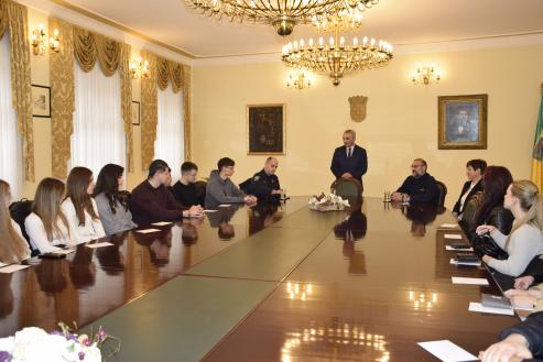 POMOĆ MLADIM VOZAČIMA Grad Požega za 37 učenika koji su završili autoškolu izdvojio 12.950 eura