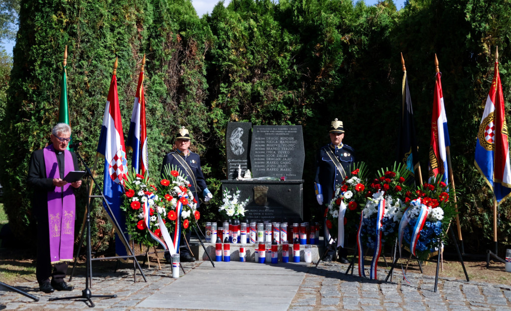 DOMOVINSKI RAT U Požegi i Kamenskoj odana počast poginulim hrvatskim braniteljima