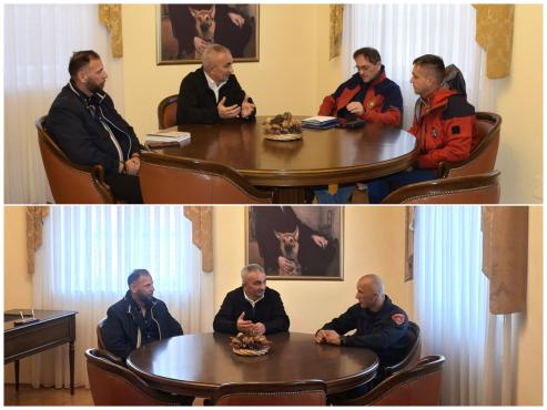 GRADONAČELNIK UGOSTIO PREDSTAVNIKE ŽURNIH SLUŽBI Fokus na sigurnost građana i spremnost na nadolazeće izazove
