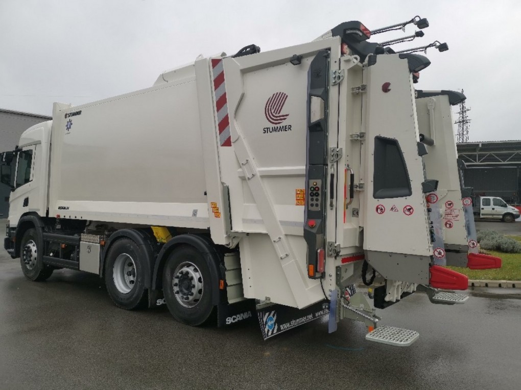 Komunalcu Požega d.o.o. isporučen je novi kamion za odvoz miješanog komunalnog otpada.