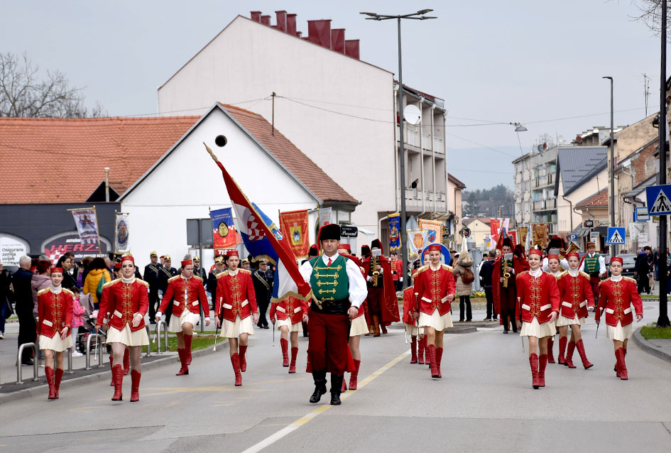 Dan grada Požege: Mimohod povijesnih postrojbi i svečano otvorenje manifestacije „Zeleno-plavo“