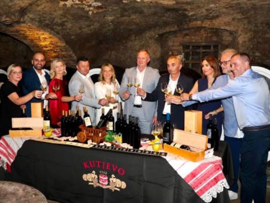 ZLATNE ŽICE SLAVONIJE Tradicionalnim punjenjem festivalskog vina najavljen 57. festival u Požegi