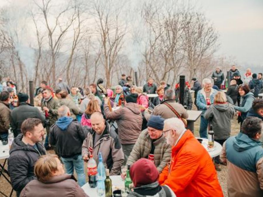 TRADICIJA I ZAJEDNIŠTVO Požeški vinari sa svojim prijateljima proslavili Vincelovo na Požeškoj gori