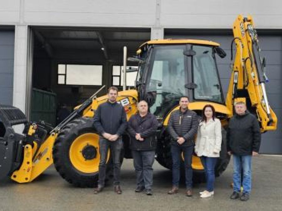 KOMUNALAC POŽEGA Nabavljen novi rovokopač-utovarivač za unaprjeđenje rada na odlagalištu Vinogradine – projekt sufinanciran EU sredstvima