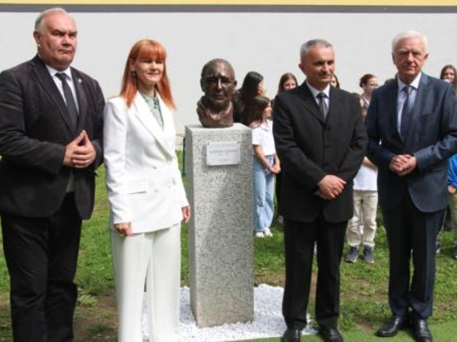 Svečano otkrivena spomen-bista pjesnika Dobriše Cesarića