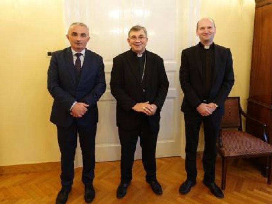 SURADNJA I ZAJEDNIŠTVO Gradonačelnik Miličević susreo se s požeškim biskupom Martinovićem