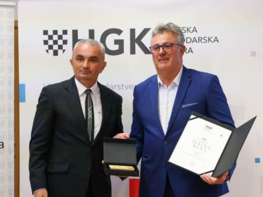GOSPODARSKA KOMORA Lipik Glas, Usluga i Opto Connect dobitnici Zlatne kune za poslovanje u 2025. godini